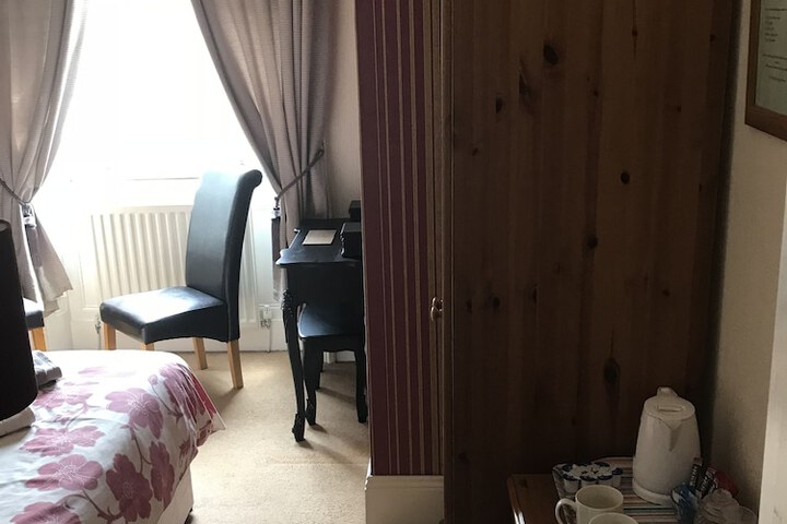 Room 21 of 38