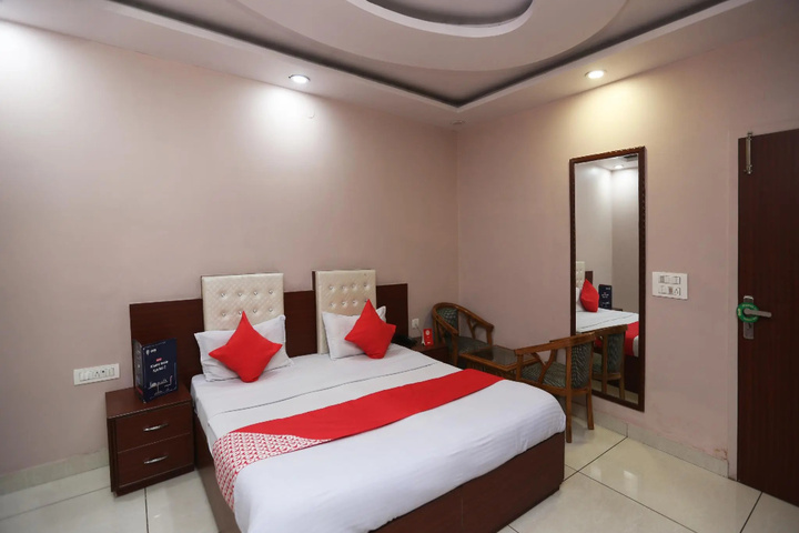 Room 3 of 6