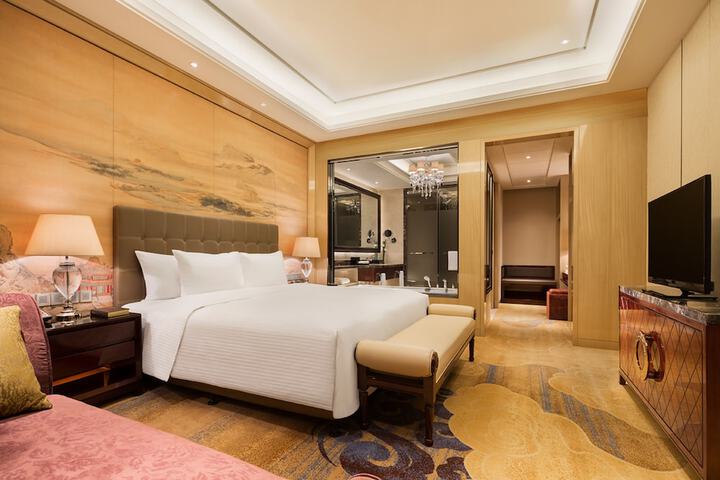 Room 3 of 39
