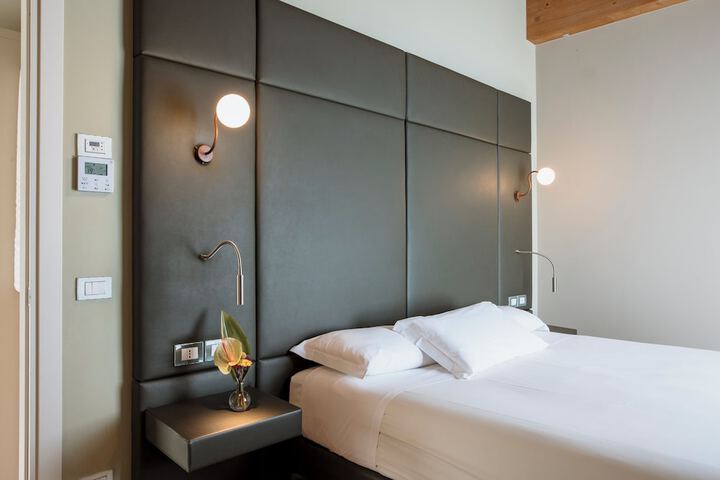 Room 48 of 97
