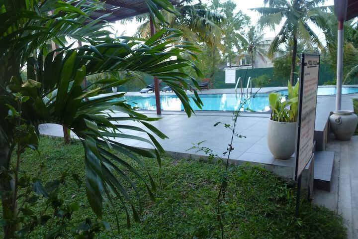 Pool 12 of 20