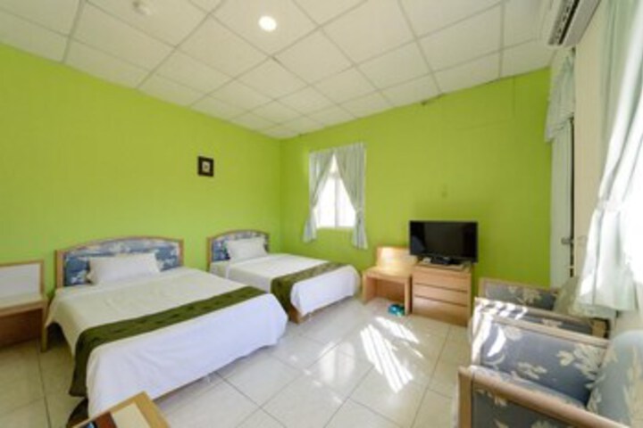 Room 10 of 24