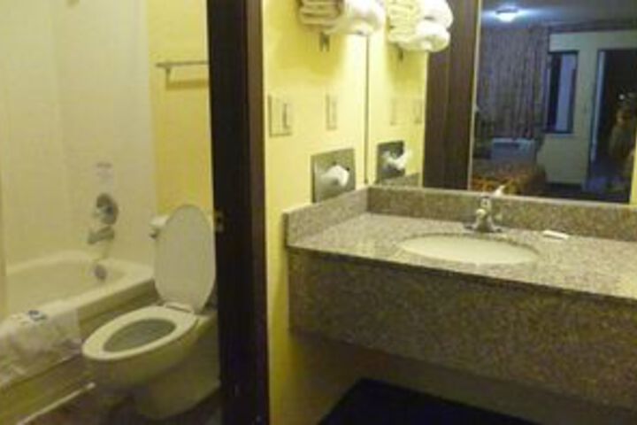 Room 3 of 16