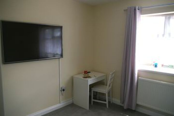 Room 11 of 32