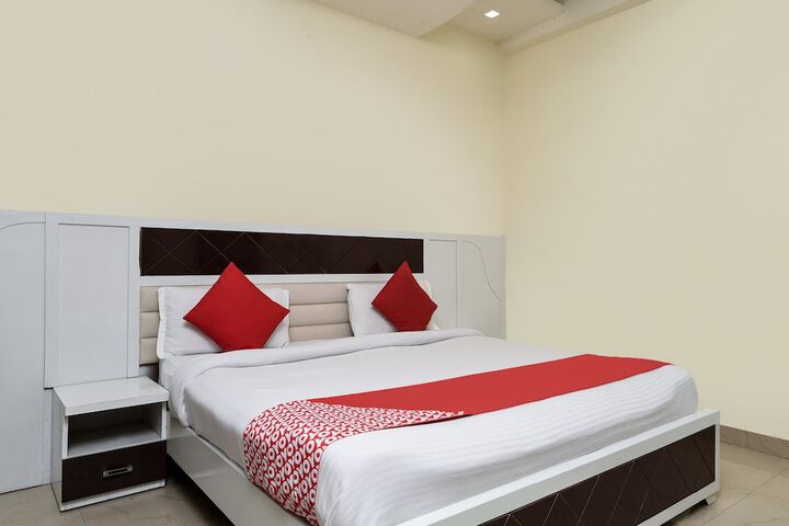 Room 15 of 26