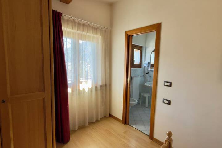 Room 65 of 148