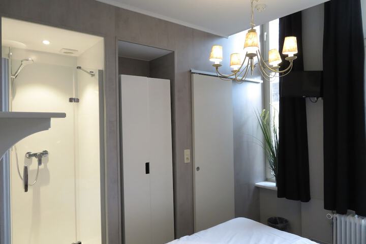 Room 20 of 27