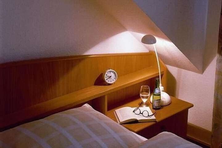 Room 9 of 27