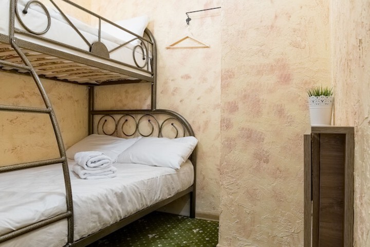 Room 6 of 22