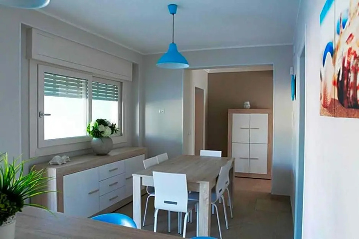 Room 2 of 6