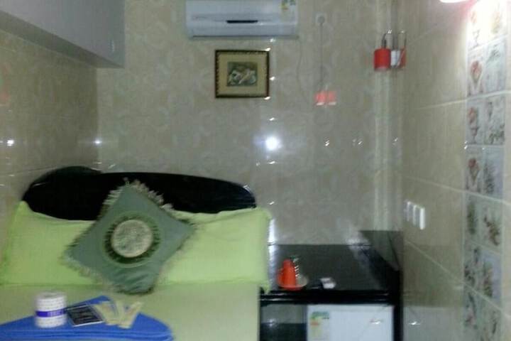 Room 27 of 43