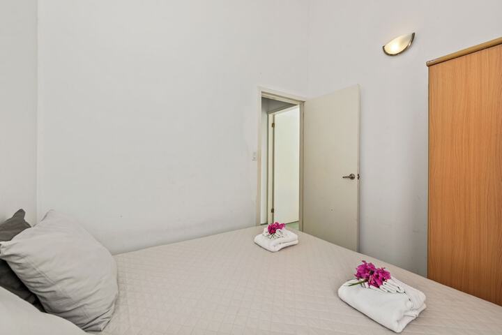 Room 30 of 175