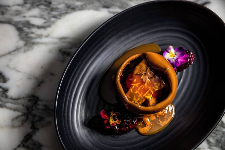 Dining 75 of 127