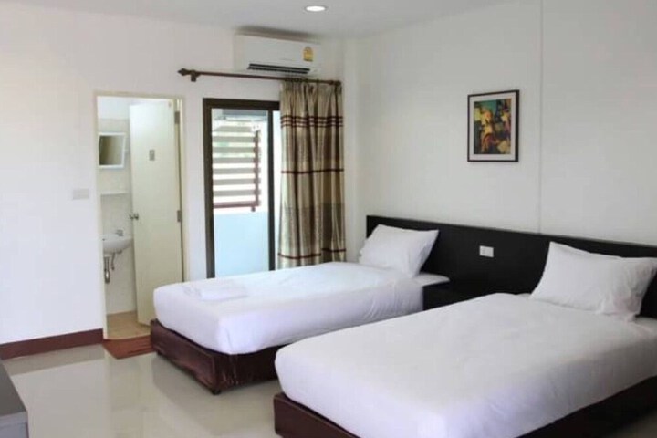 Room 7 of 34