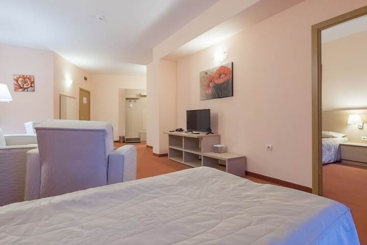 Room 8 of 48