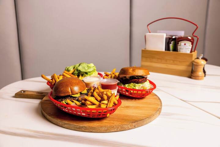 Dining 55 of 94