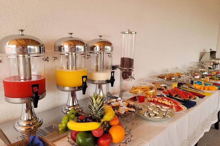 Breakfast/Coffee Service 21 of 33