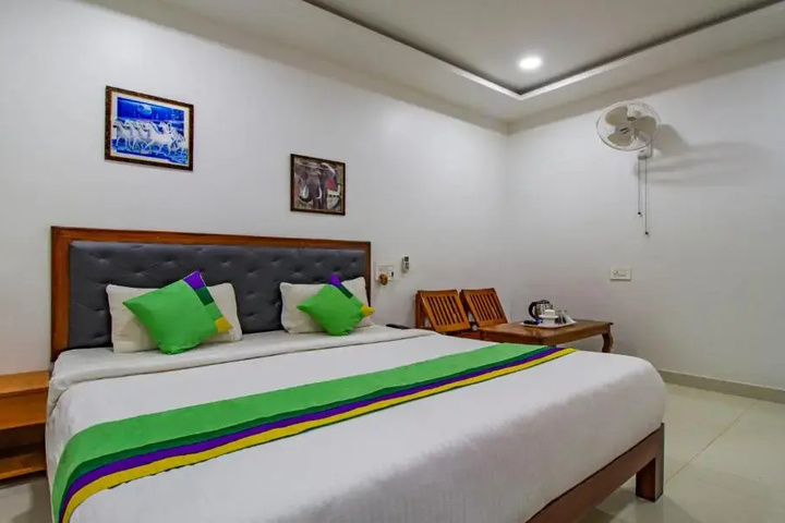 Room 3 of 21