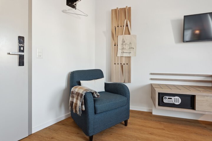 Room 9 of 29