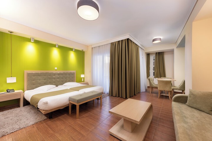 Room 50 of 157