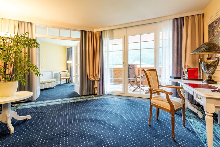 Room 13 of 205