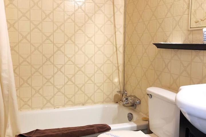 Room 15 of 33