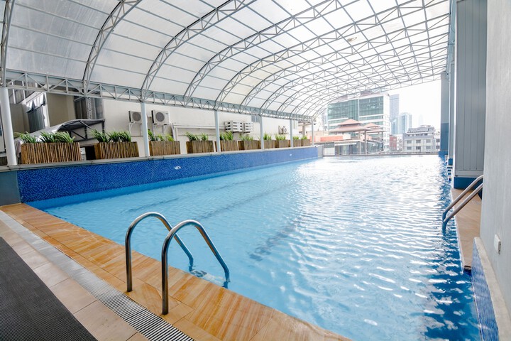 Hotel Pool