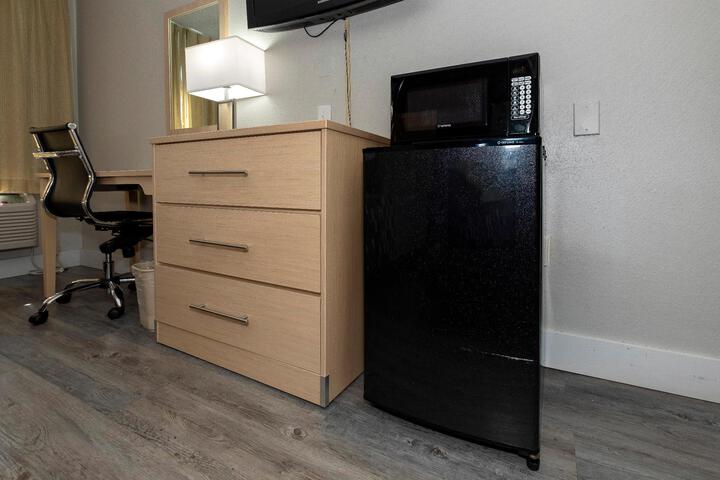 Deluxe 2 Queen Beds (8 of 10)