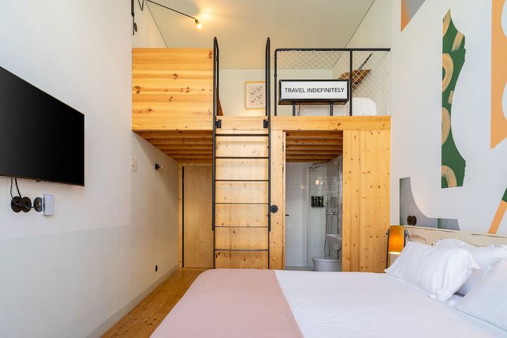 Room 30 of 74