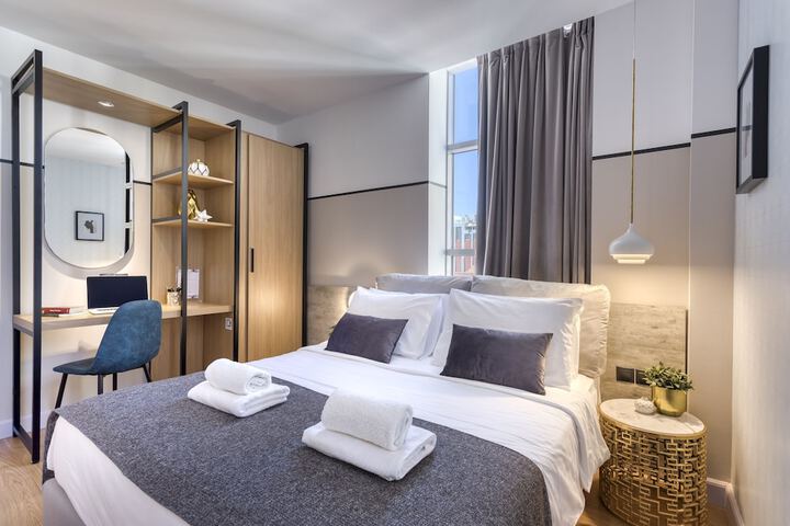 Room 74 of 221