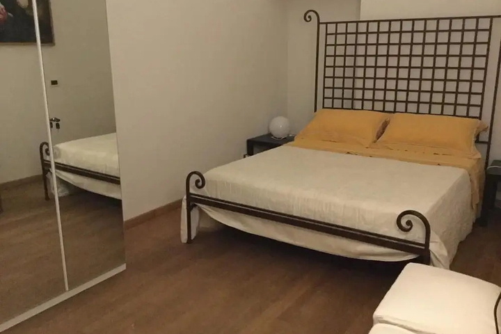 Room 5 of 13