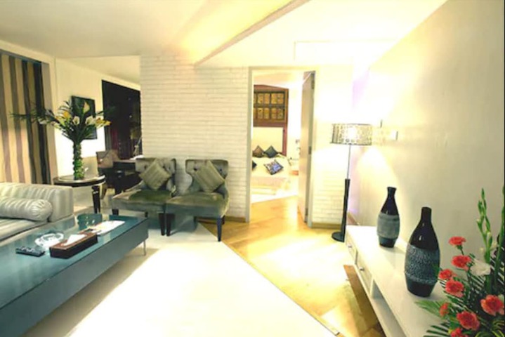 Room 17 of 35
