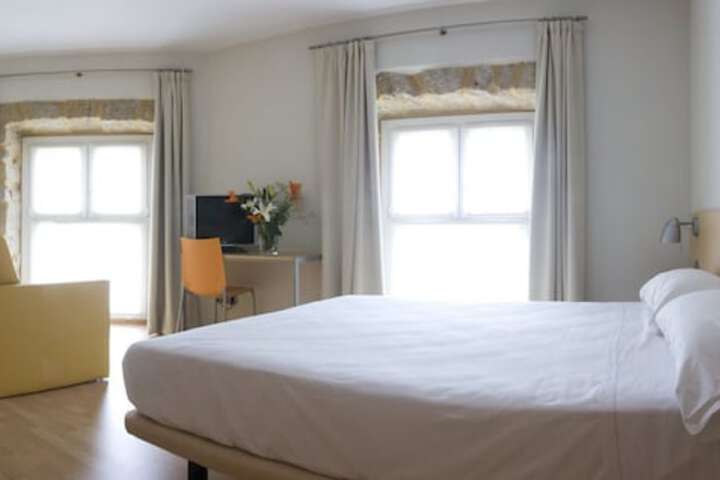 Room 10 of 29
