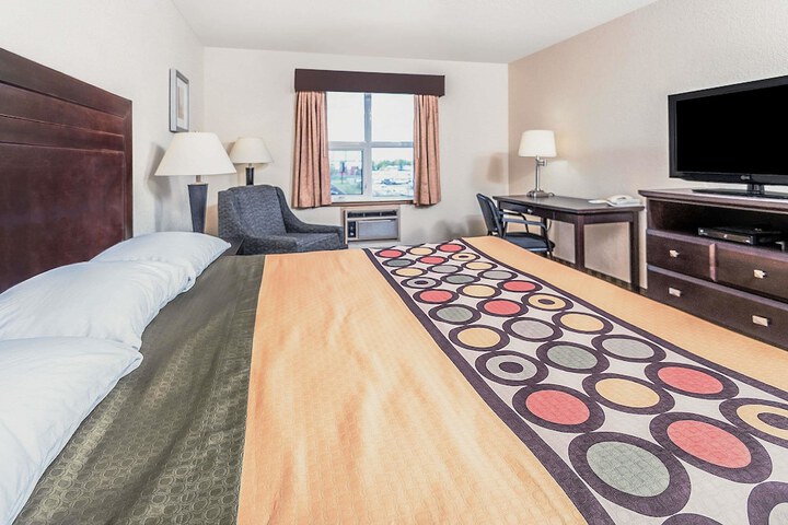 Room 10 of 18