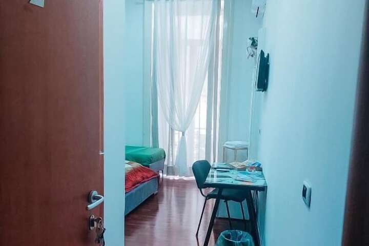 Room 5 of 61