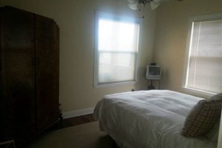 Room 42 of 165