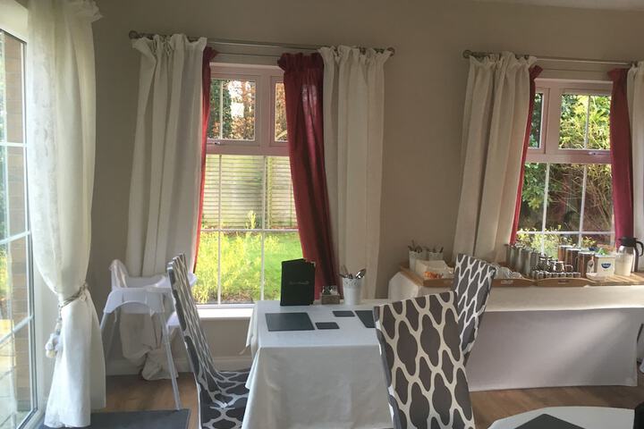 Dining 8 of 61