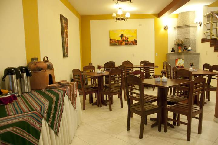 Dining 17 of 22