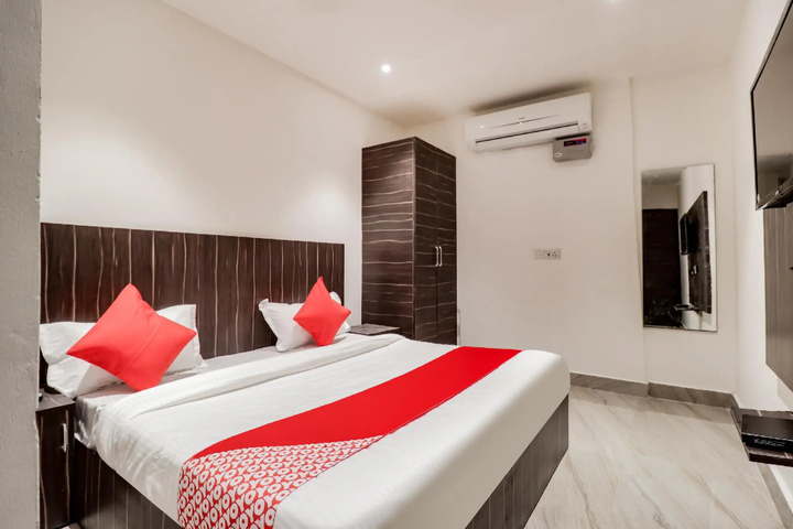 Oyo 69479 Hotel Blue Diamond