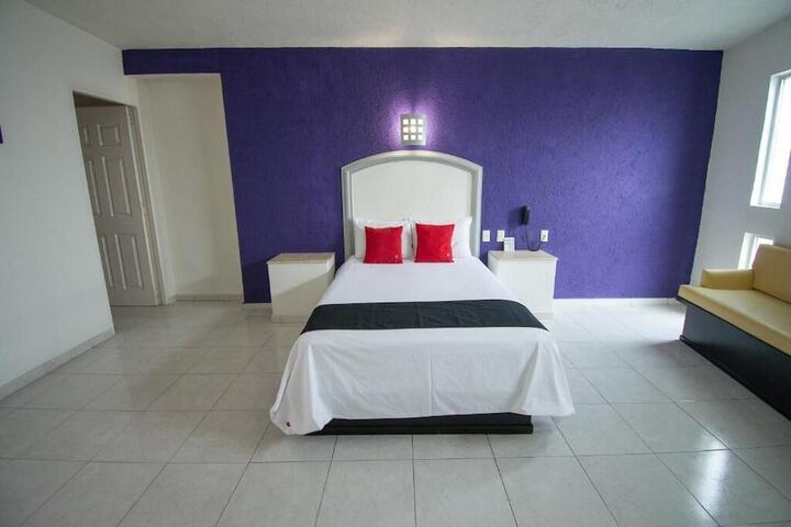 Room 13 of 28