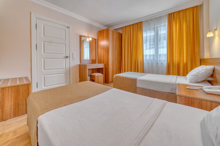 Room 8 of 27