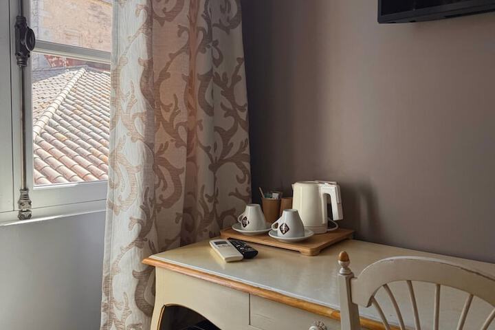 Room 53 of 136