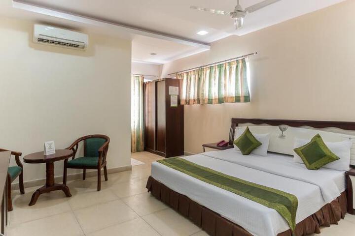 Room 2 of 6