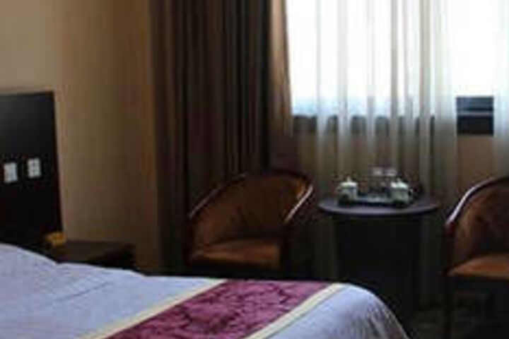 Room 7 of 28