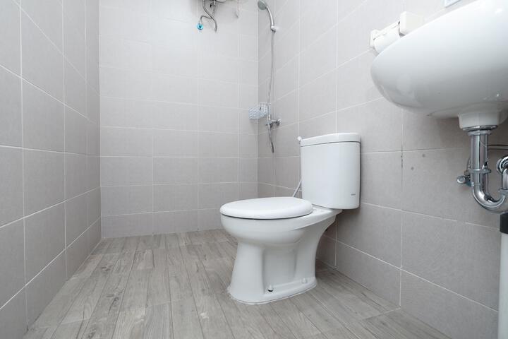 Room 9 of 23