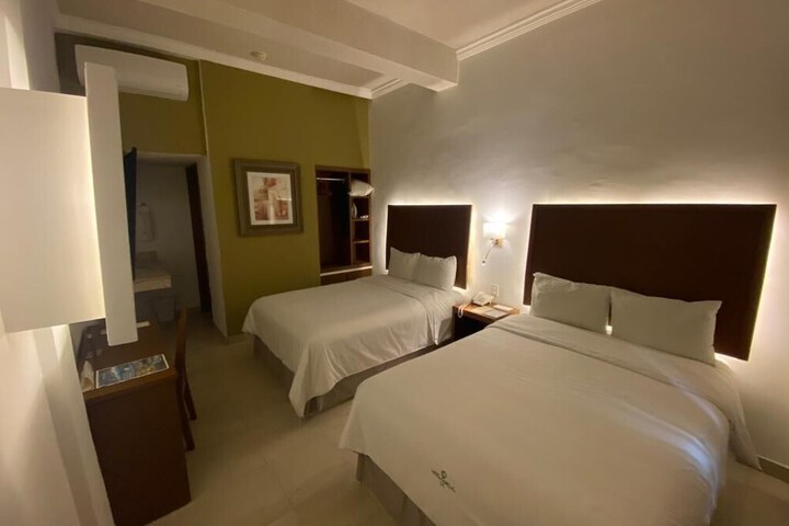 Room 25 of 36