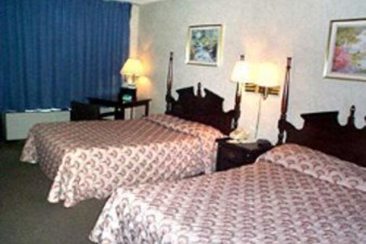 Room 5 of 8