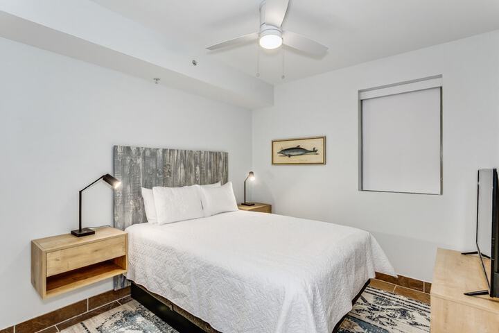 Room 4 of 95