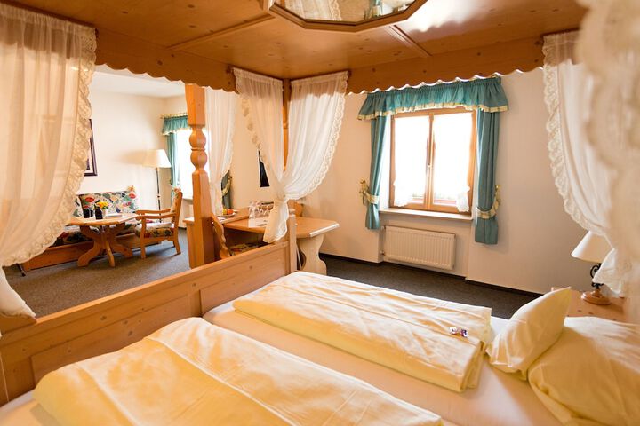 Room 5 of 30