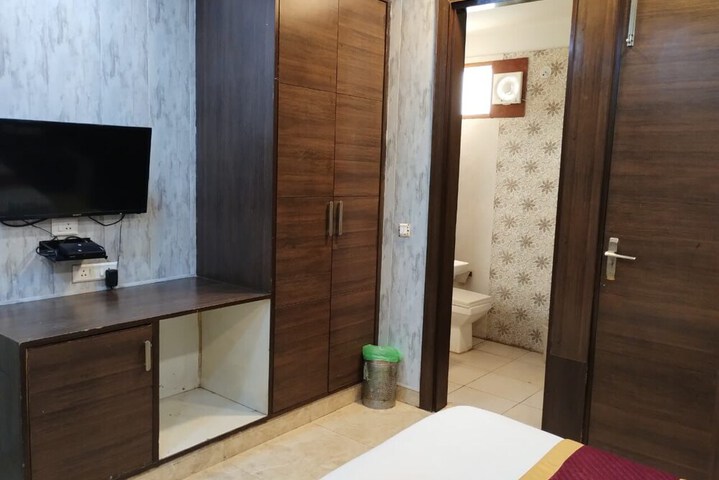 Room 14 of 43